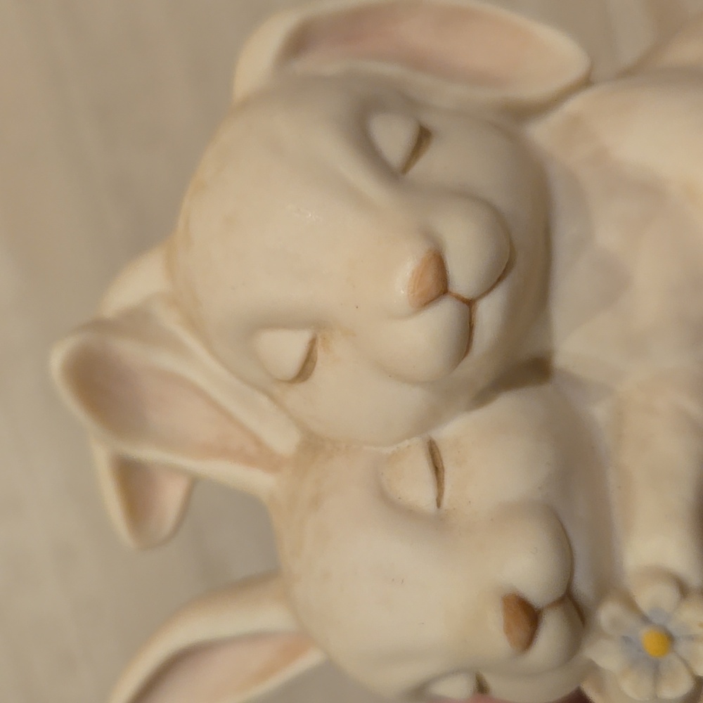 Homco Vintage 1990 "He Loves Me" Ceramic Cream Hugging Cuddle Bunnies - Picture 5 of 8